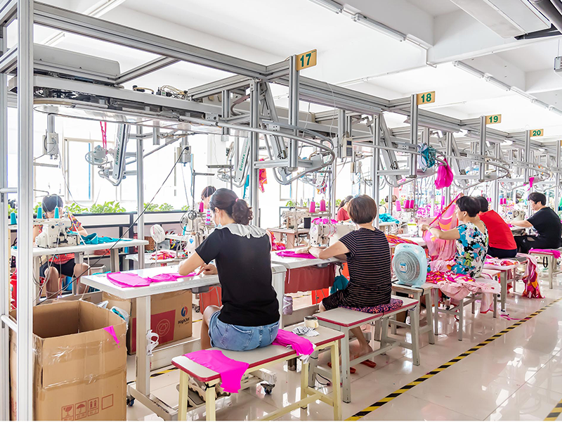swimwear manufacturer Schwammen Hiersteller