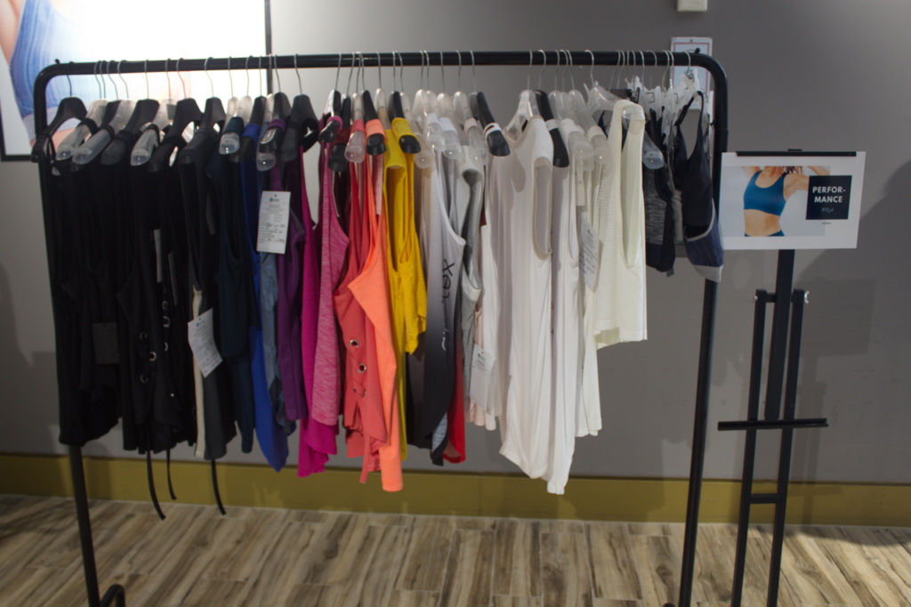 Yotex showroom (1) Showroom Yotex (1)