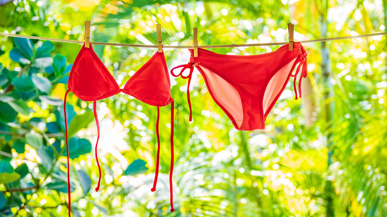 washing swimsuits praní plavek