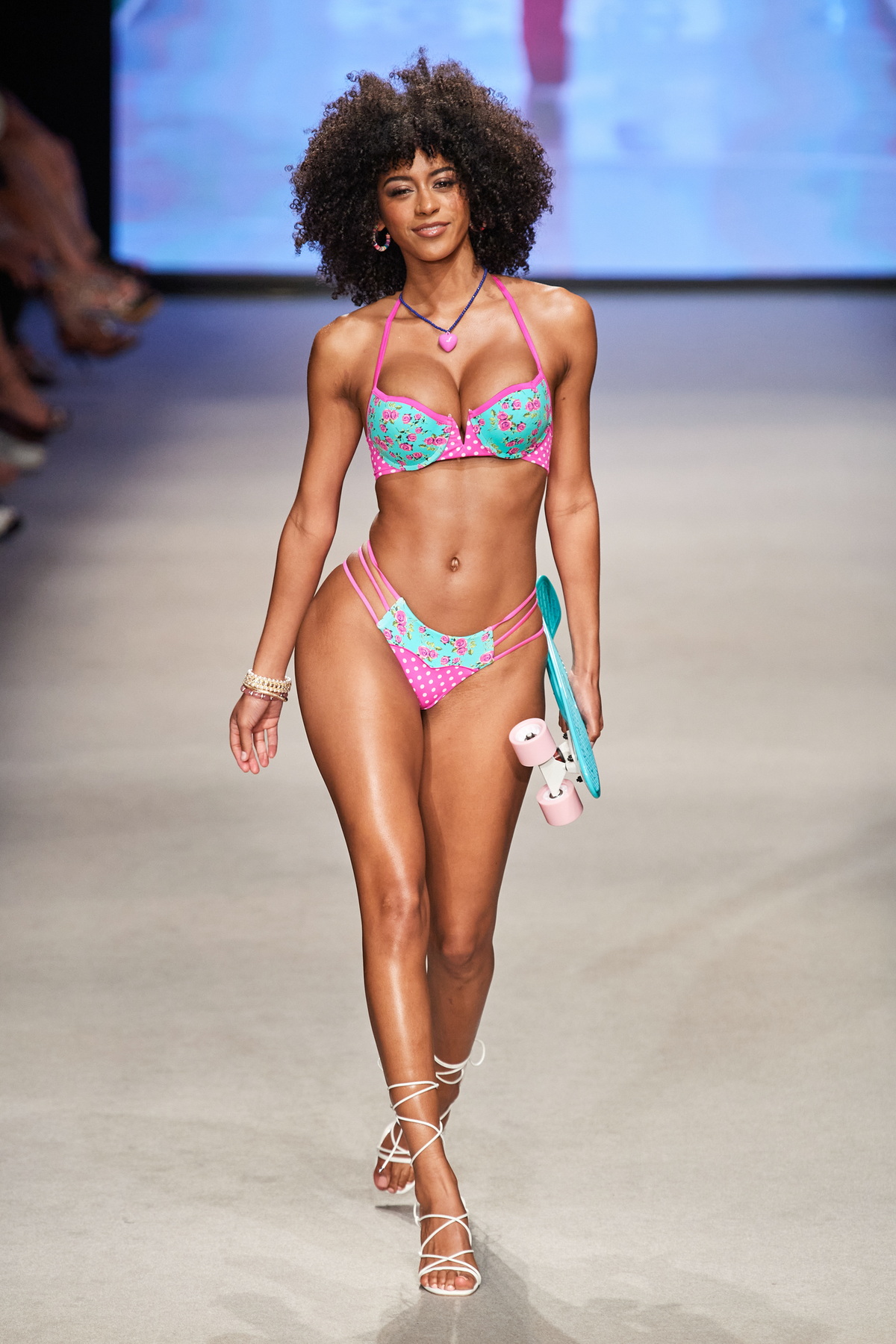 beach bunny swimwear 2 strand hasie swemklere 2